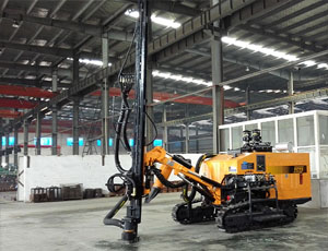 KT5/YCT5型一體式露天潛孔鉆車(chē)